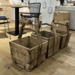 Holzkiste mit Griff